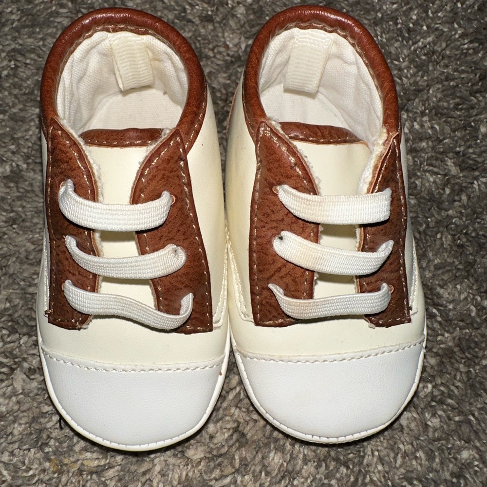 Baby shoes size 2